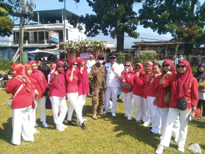 
					Kades Cisalada Hadiri Upacara Pengibaran Bendera Peringatan HUT RI ke-80 di Lapangan Bojong Kiharib