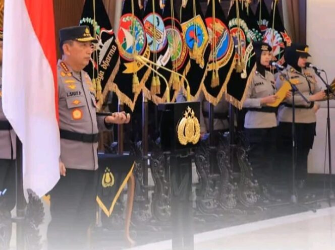 Kapolri lantik beberapa perwira tinggi serta memimpin sertijab serentak.