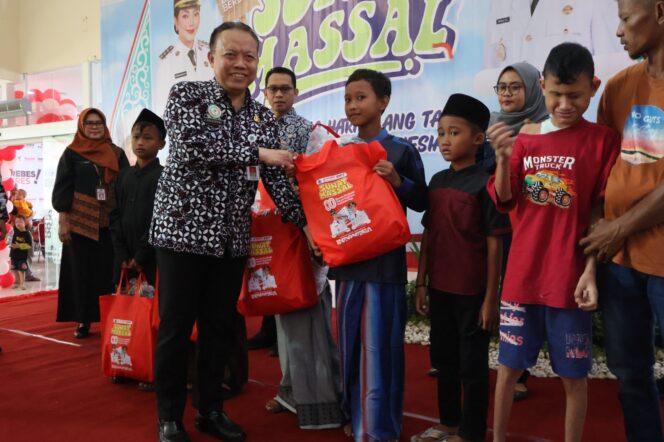 
					Dalam Rangka HUT RI Ke-80,RSUD Brebes Gelar Khitanan Masal Sebanyak 87 Anak