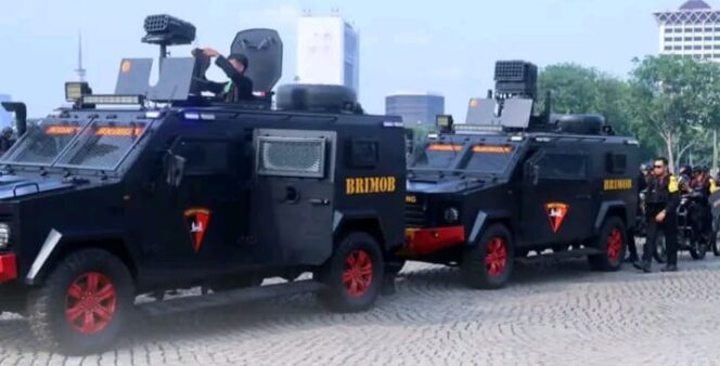 
					Patroli skala besar TNI-POLRI perketat keamanan hingga ke tempat Rt/Rw.
