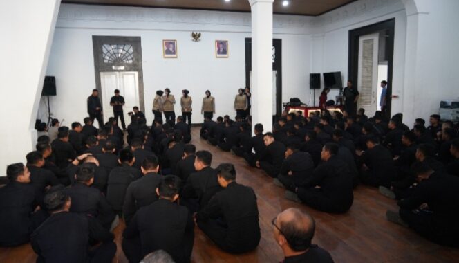 
					Pulihkan Semangat, Brimob Polda Metro Jaya Gelar Trauma Healing di Mako Kwitang