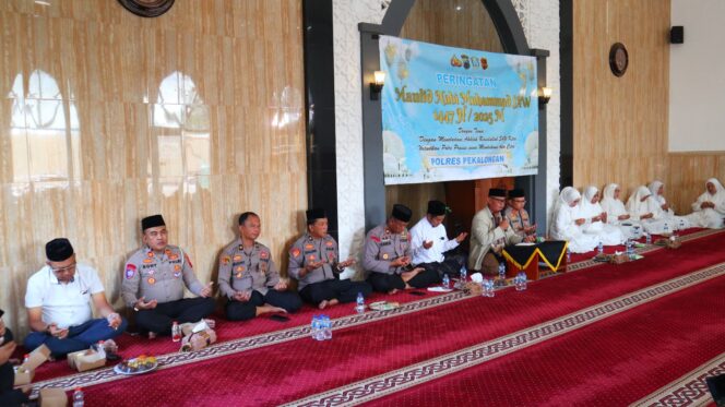 
					Polres Pekalongan Peringati Maulid Nabi Muhammad SAW 1447 H, Kapolres Ajak Personel Teladani Akhlak Rasulullah