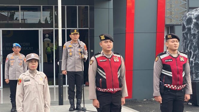 
					Kapolres Lahat Pimpin Apel Jam Pimpinan, Tekankan Disiplin dan Pelayanan kepada Masyarakat