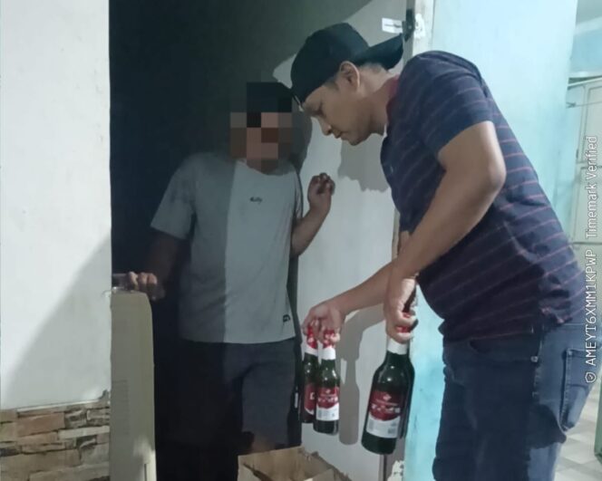 
					Polresta Cirebon Sita 138 Botol Miras Hasil Razia Pekat. 