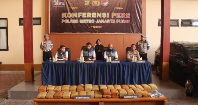Polres Metro Jakarta Pusat Gagalkan Peredaran 53 Kg Ganja, Dua Tersangka Diamankan