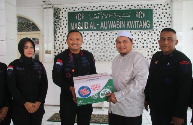 Menebar Kepedulian, Brimob Polda Metro Jaya Jalin Silaturahmi ke Kediaman Habib Ali Kwitang, Berbagi Melalui Majlis Ta’lim Al Habib Ali Alhabsyi