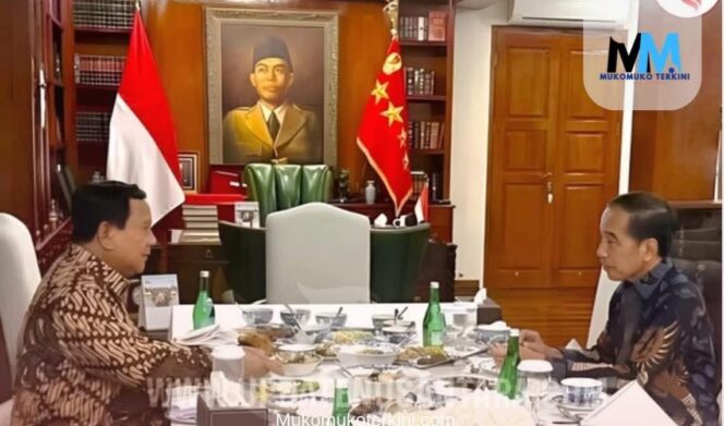 Pertemuan Empat Mata Presiden Ke-7 dan Presiden Ke-8  Pembahasan Agenda Besar Pemerintahan Baru dan Stabilitas Nasional.