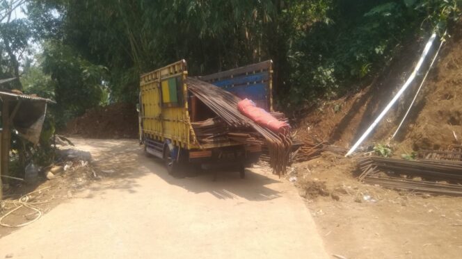 Akses Jalan Penghubung Desa Ciburayut dan Ciburuy Lumpuh Total, Warga Keluhkan Kurangnya Sosialisasi
