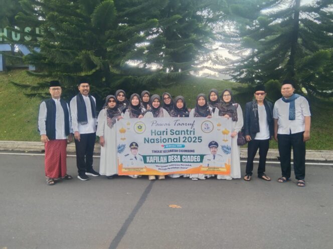 PEMERINTAH DESA CIADEG IKUTI PAWAI TA’ARUF PERINGATI HARI SANTRI NASIONAL 2025