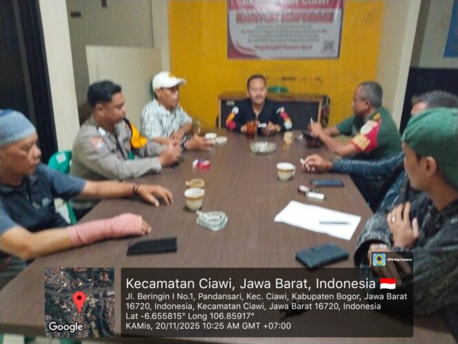 
					Sukadi Resmi Digantikan Ade Hanapi sebagai Ketua LPM Desa Pandan Sari