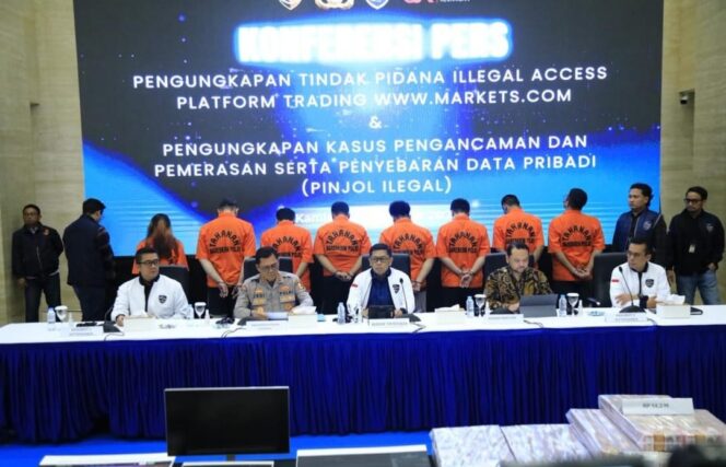 
					BARESKRIM POLRI TANGKAP WNI PEMBOBOL PLATFORM TRADING INTERNATIONAL MARKETS.COM, RUGIKAN PERUSAHAAN RP6,67 MILIAR