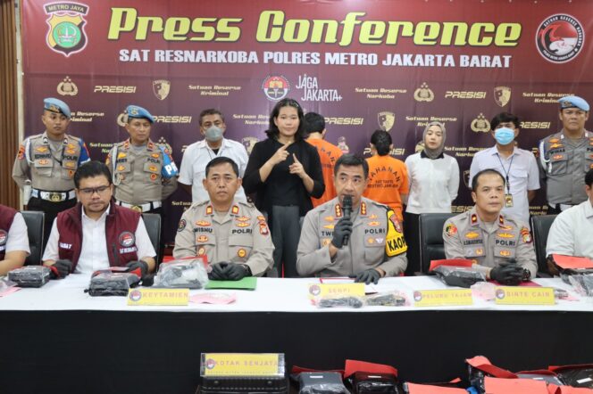 
					Tergiur Upah, Pasutri Jadi Kurir Sabu Jaringan Lintas Provinsi