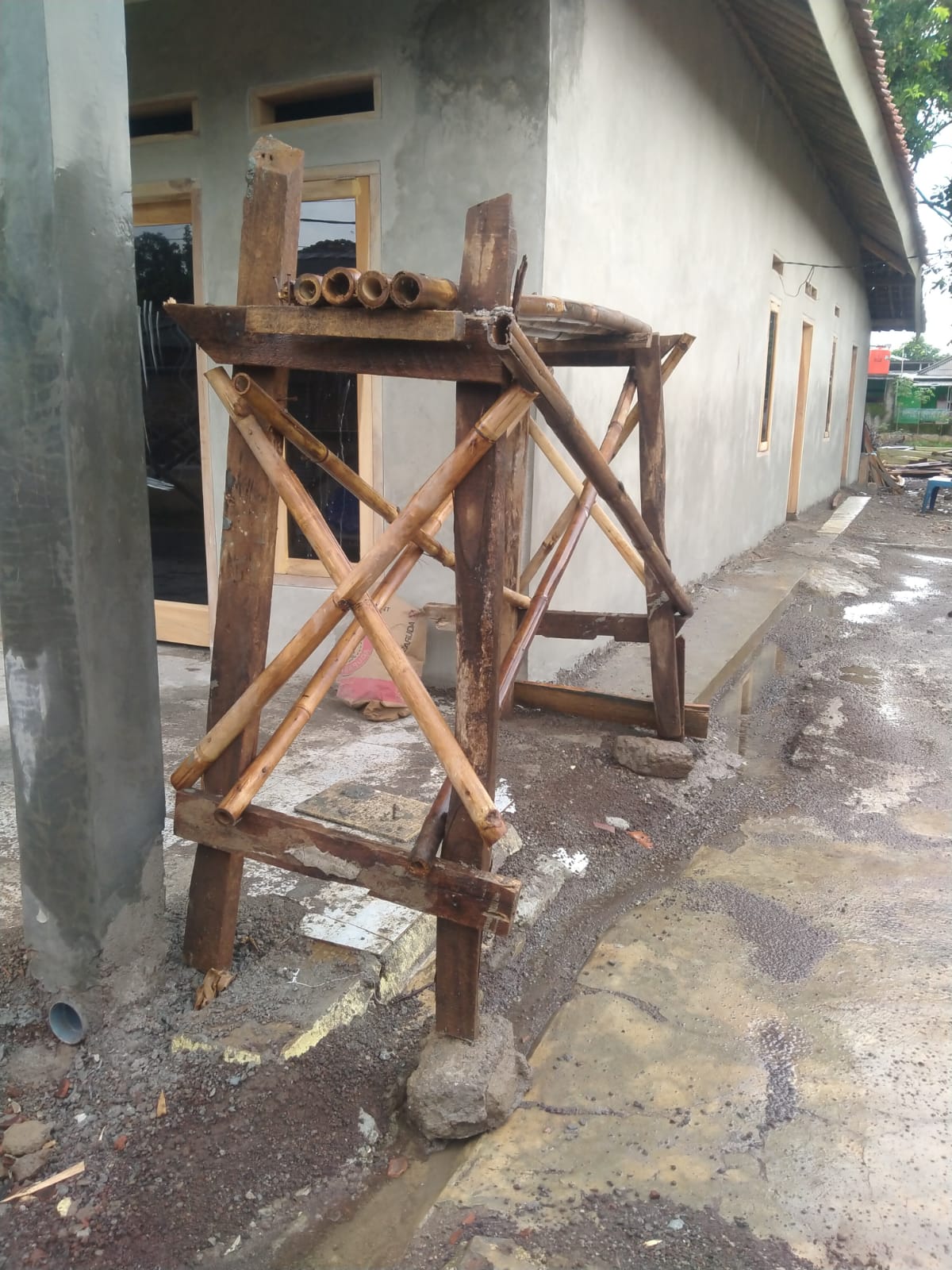 Bangunan dana hibah tidak sesuai ( RAB)