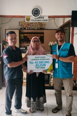 Ahli Waris Petani di Kutajaya Terima Santunan BPJS Ketenagakerjaan Rp42 Juta Tanpa Potongan